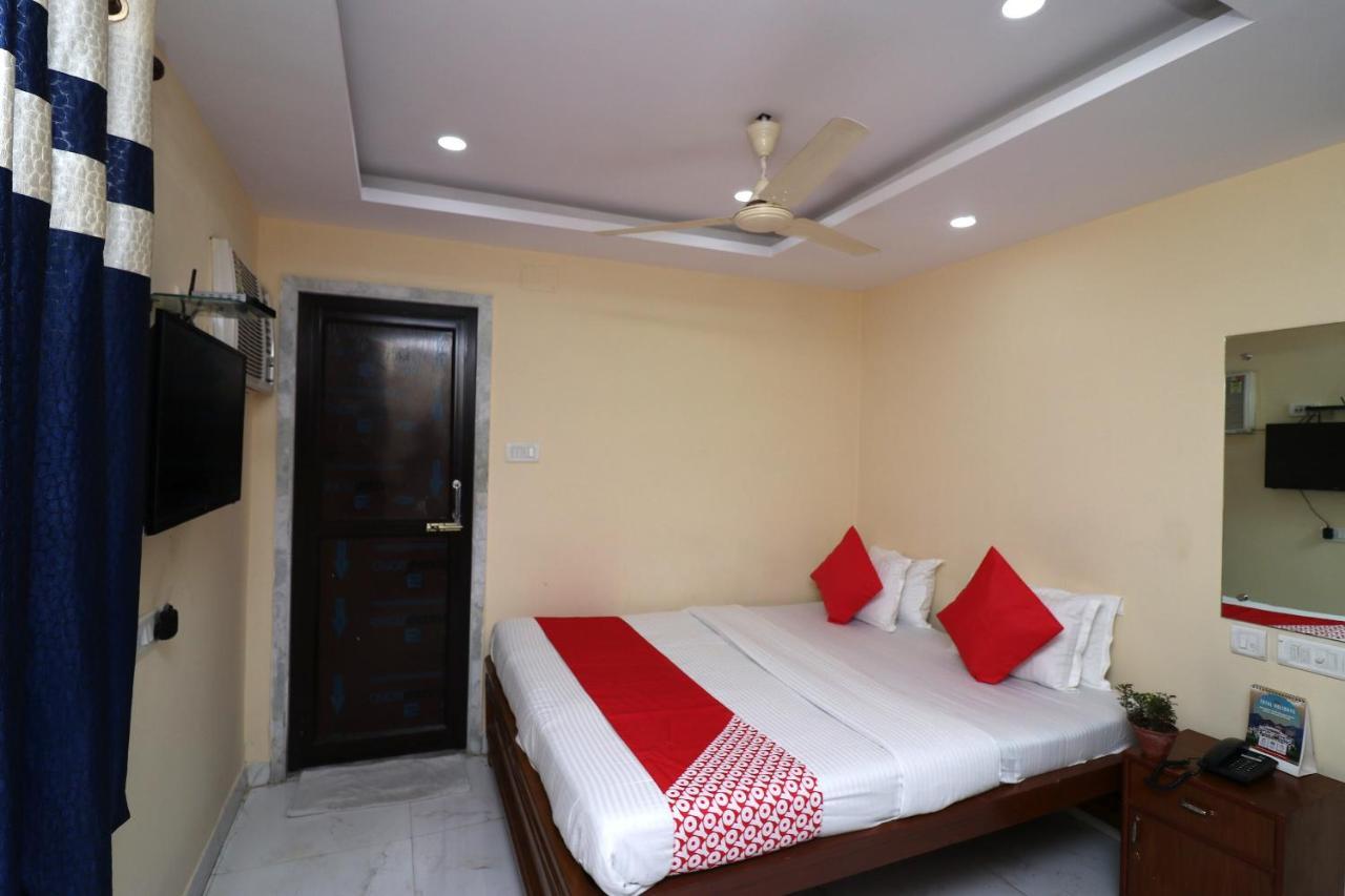 Oyo Flagship 16209 Hotel Ambar Palace Bara Bazar Екстер'єр фото