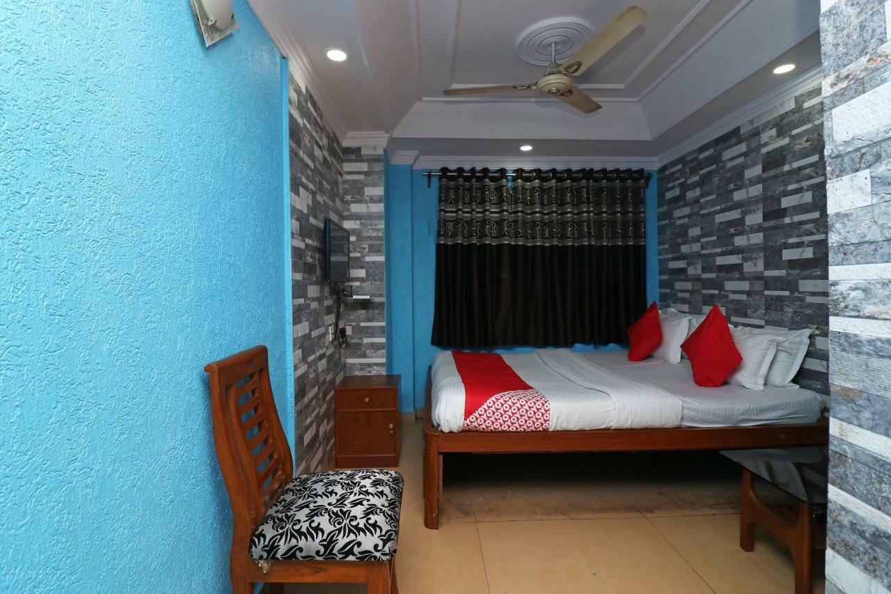 Oyo Flagship 16209 Hotel Ambar Palace Bara Bazar Екстер'єр фото
