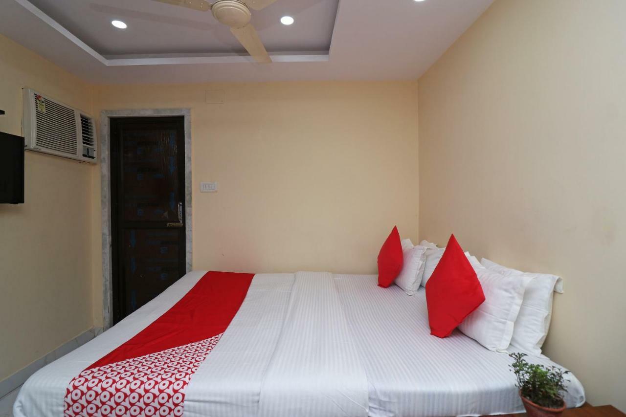 Oyo Flagship 16209 Hotel Ambar Palace Bara Bazar Екстер'єр фото