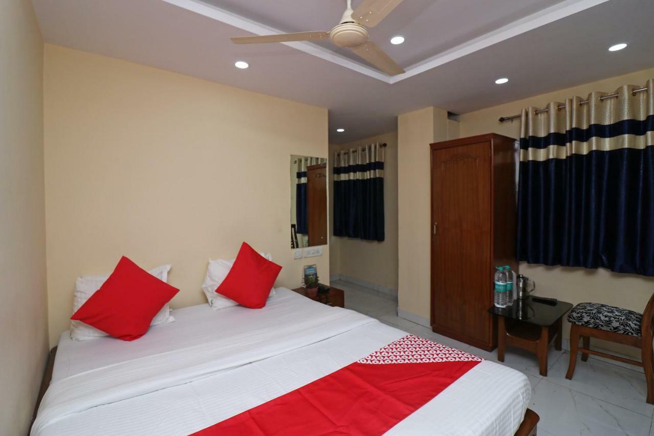 Oyo Flagship 16209 Hotel Ambar Palace Bara Bazar Екстер'єр фото