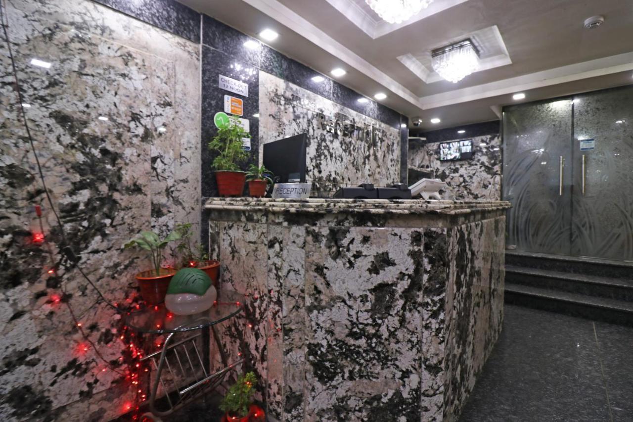 Oyo Flagship 16209 Hotel Ambar Palace Bara Bazar Екстер'єр фото