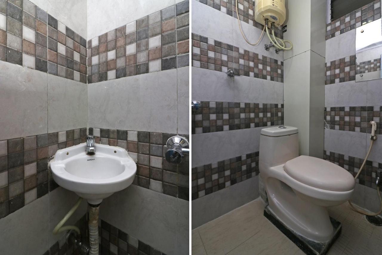 Oyo Flagship 16209 Hotel Ambar Palace Bara Bazar Екстер'єр фото